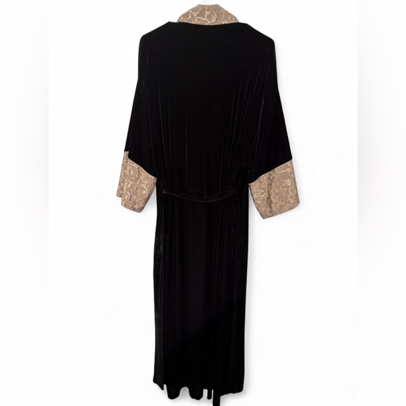 Vintage Delicates Long Black Velvet Robe Borcade Gold Floral Accent Large Luxury - Picture 5 of 7